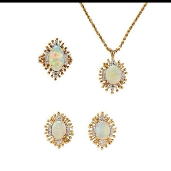 Vintage Cabochon Opal & Diamond Halo Pendant Necklace 14K Gold - Picture 4 of 4